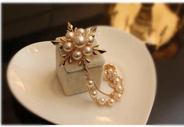 Pearl flower brooch - Image 4