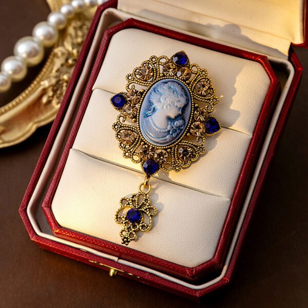 Medieval Beauty Head Brooch Retro Court - Image 3