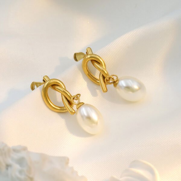 Women's Fashion French Vintage Knotted Pearl Earrings - Image 2