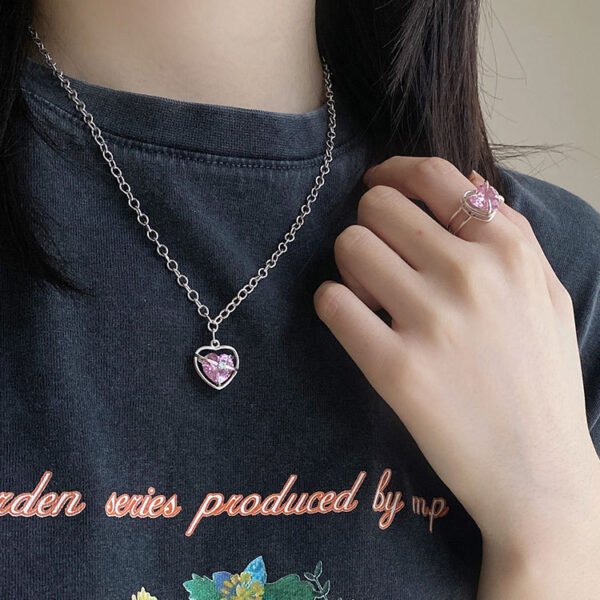 Japanese And Korean High-grade Rhinestone Hollow Heart Clavicle Chain Light Luxury Bracelet - Image 9