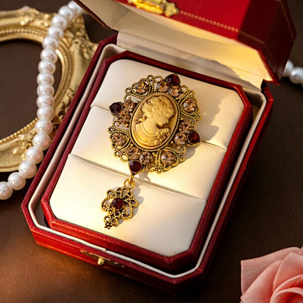 Medieval Beauty Head Brooch Retro Court - Image 8