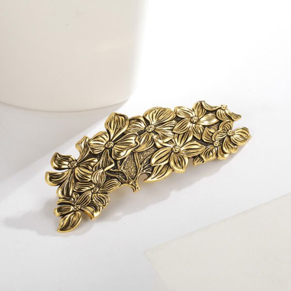 Back Head Scratching Clip Hair Accessories - Image 9