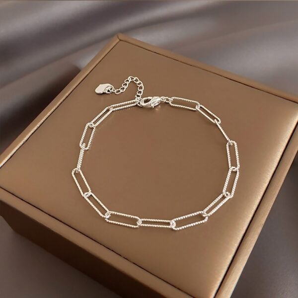 Stylish And Minimalist Bracelet With Niche Design - Image 4