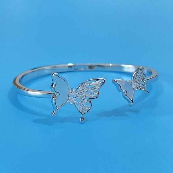 Natural Shell Asymmetric Butterfly Bracelet Sweet And Cool Temperament - Image 4
