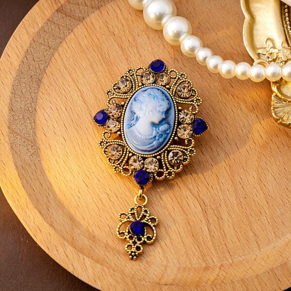 Medieval Beauty Head Brooch Retro Court - Image 4