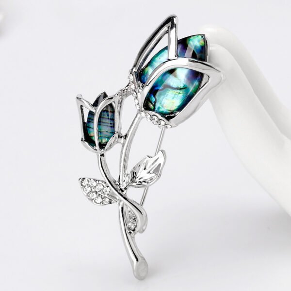 Elegant High-end Shell Rose Brooch - Image 8
